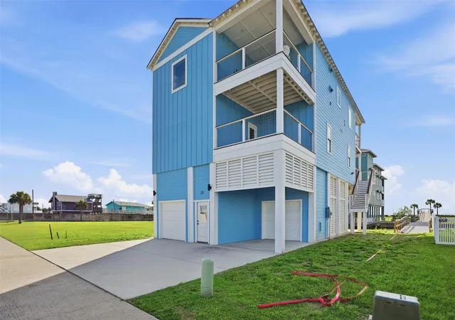 Homes for sale in Jamaica Beach, TX | 18 Blue Heron Circle, Jamaica Beach, TX 77554 | MLS# 3598503