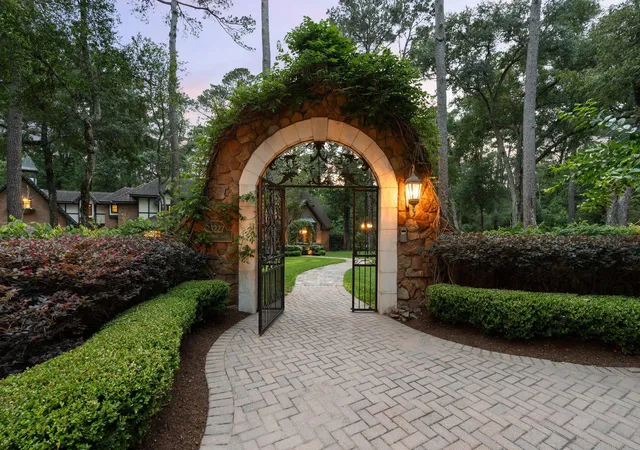 2nd image of 23227 Brownwood Ln, Tomball, TX 77377 | MLS# 34480473
