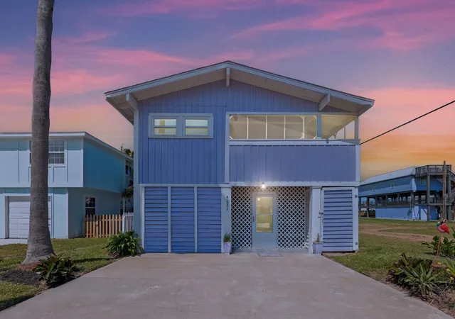 Photo 2 of Single family home for sale at 4021 Las Palmas St, Galveston, TX 77554 | MLS# 90154097 | Listing updated on 2026-09-20