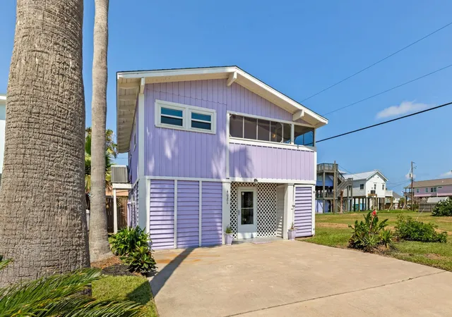 Photo 3 of Single family home for sale at 4021 Las Palmas St, Galveston, TX 77554 | MLS# 90154097 | Listing updated on 2026-09-20