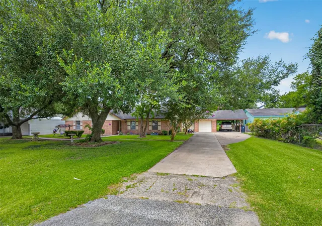 Photo 2 of Single family home for sale at 14116 Almeda School Rd, Houston, TX 77047 | MLS# 12608833 | Listing updated on 2026-09-01