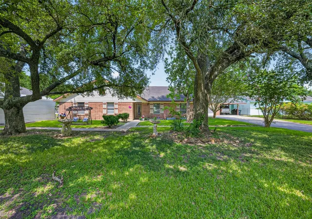 Photo 4 of Single family home for sale at 14116 Almeda School Rd, Houston, TX 77047 | MLS# 12608833 | Listing updated on 2026-09-01