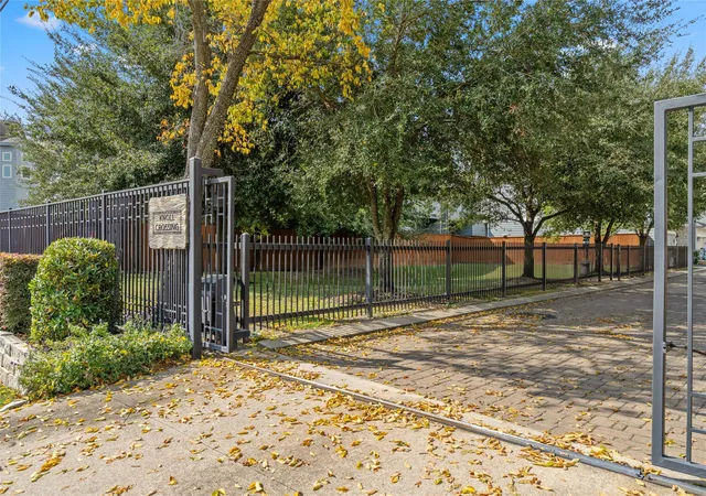 24th image of 8923 Highgate Ln, Houston, TX 77080 | MLS# 75191217