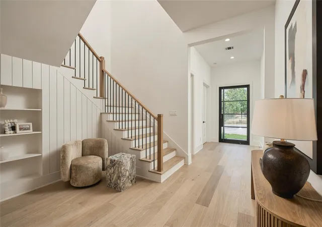 Photo 4 of Single family home for sale at 2109 Mckean Dr, Houston, TX 77080 | MLS# 13757240 | Listing updated on 2026-09-20
