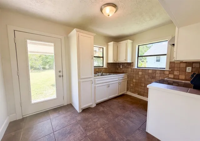 2nd image of 415 Mallie St, Conroe, TX 77301 | MLS# 51357000