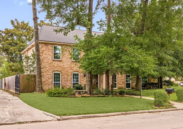 Photo 3 of Single family home for sale at 6623 Ampton Dr, Spring, TX 77379 | MLS# 27119675 | Listing updated on 2026-09-20