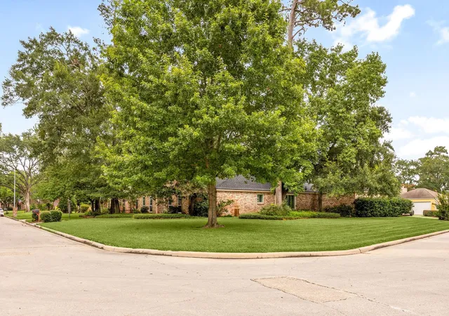 Photo 4 of Single family home for sale at 6623 Ampton Dr, Spring, TX 77379 | MLS# 27119675 | Listing updated on 2026-09-20