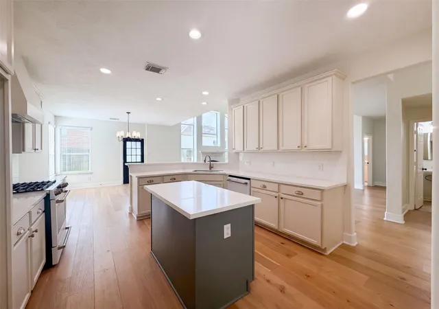 2nd image of 11314 Sailwing Creek Ct, Pearland, TX 77584 | MLS# 16892317