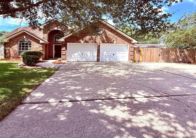 Photo 1 of Single family home for sale at 805 N Belle Dr, Angleton, TX 77515 | MLS# 89896733 | Listing updated on 2026-09-15
