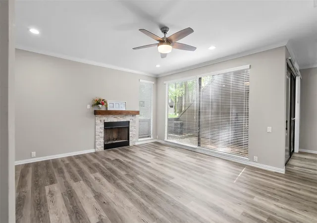 Photo 4 of Townhouse for sale at 161 Litchfield Ln, Houston, TX 77024 | MLS# 77606104 | Listing updated on 2026-04-11