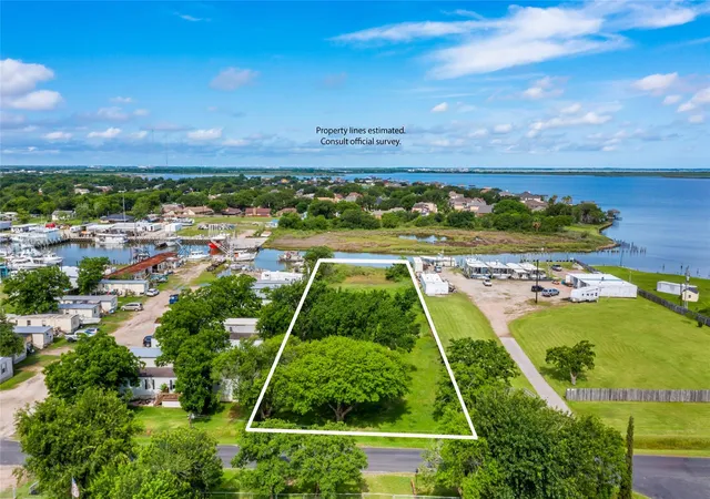 2nd image of 4301 20th St N, Texas City, TX 77590 | MLS# 82328991