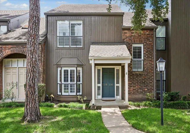 2nd image of 701 Bering Dr #1904, Houston, TX 77057 | MLS# 60084304