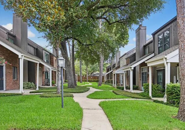 4th image of 701 Bering Dr #1904, Houston, TX 77057 | MLS# 60084304
