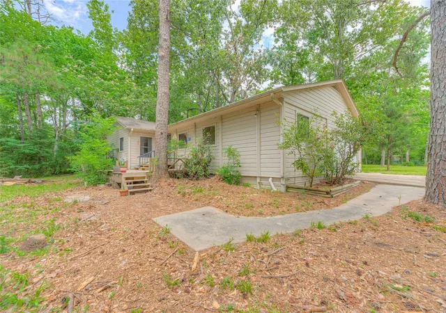 2nd image of 330 Oak Tree Dr, Pointblank, TX 77364 | MLS# 82920415