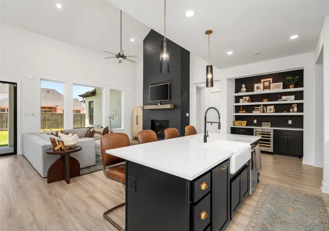 Photo 3 of Single family home for sale at 324 Coldwater Crk Ct, Conroe, TX 77304 | MLS# 55297451 | Listing updated on 2026-09-13