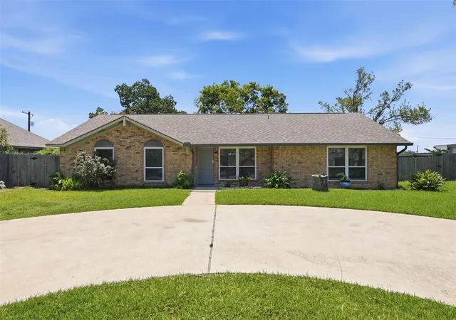Photo 1 of Sale Pending at 2210 Quail Holw Dr, Bryan, TX 77802 | MLS# 73720911 | Listing updated on 2026-09-18