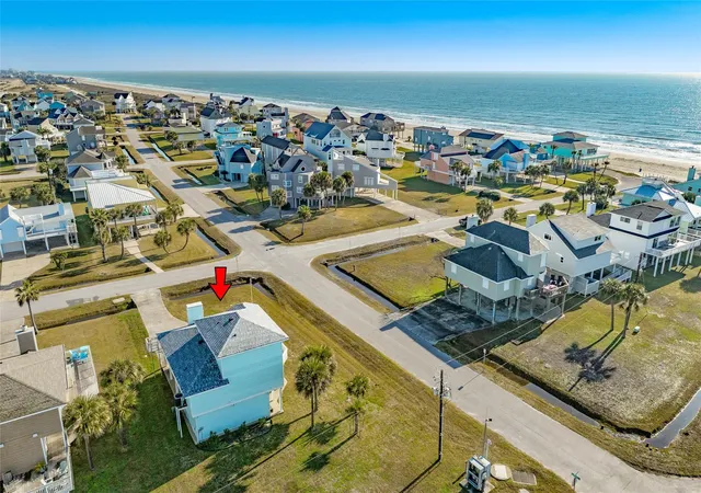 Photo 3 of Sale Pending at 4125 Fiddler Crab Ln, Galveston, TX 77554 | MLS# 15713184 | Listing updated on 2026-09-15