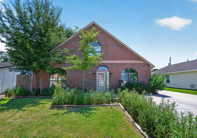 Photo 3 of Single family home for sale at 512 Bertloma St, Pasadena, TX 77502 | MLS# 20120183 | Listing updated on 2026-08-29
