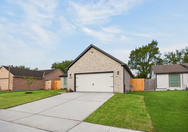 Photo 3 of Sale Pending at 6523 Vanlynn Ln, Houston, TX 77084 | MLS# 31091424 | Listing updated on 2026-08-29