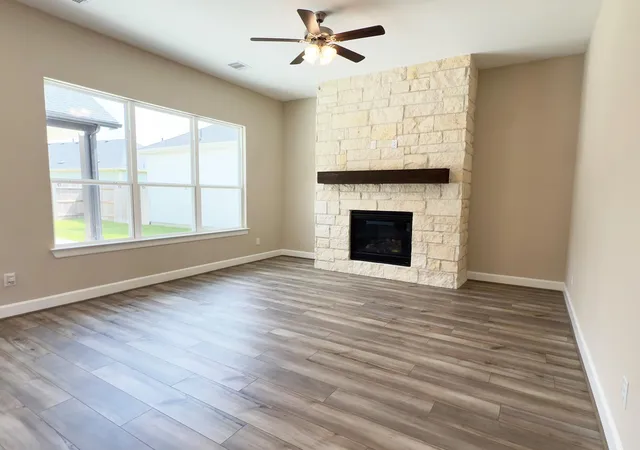 Photo 3 of Sale Pending at 23634 Golden Birch Bnd, Tomball, TX 77375 | MLS# 53550668 | Listing updated on 2026-10-05