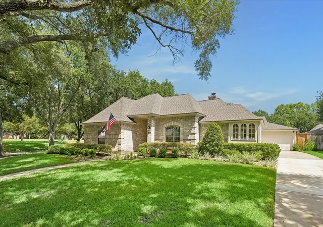 2nd image of 3007 W Steepbank Cir, Sugar Land, TX 77479 | MLS# 74809408