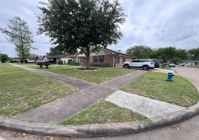2nd image of 4731 High Point Ln, Houston, TX 77053 | MLS# 96707695