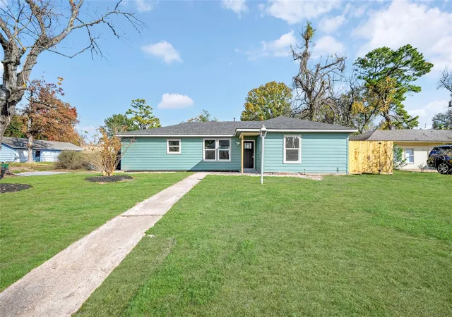 Photo 3 of Sale Pending at 7422 Wiley Rd, Houston, TX 77016 | MLS# 7090231 | Listing updated on 2026-09-17