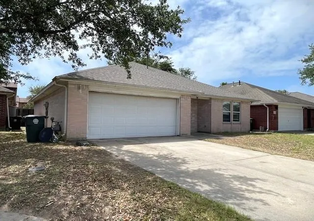 Photo 3 of Single family home for sale at 14 Clara Barton Ln, Galveston, TX 77551 | MLS# 28956255 | Listing updated on 2026-06-30