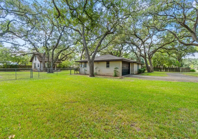 Photo 4 of Single family home for sale at 113 Krupka St, Columbus, TX 78934 | MLS# 17101058 | Listing updated on 2026-08-27
