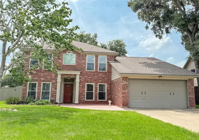 Homes for sale in Lake Jackson, TX | 205 Peppermint Dr, Lake Jackson, TX 77566 | MLS# 41452535