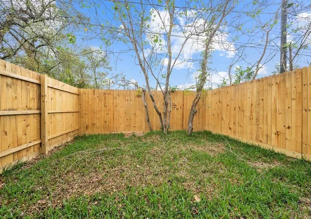 24th image of 7737 Orebo A B St, Houston, TX 77088 | MLS# 63830318