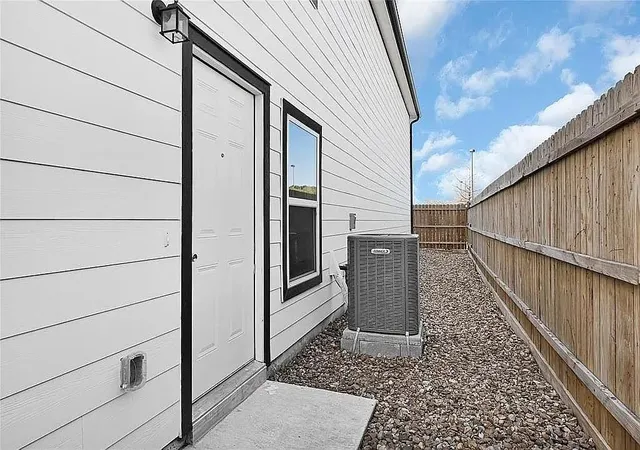 3rd image of 7737 Orebo A-B St, Houston, TX 77088 | MLS# 63830318