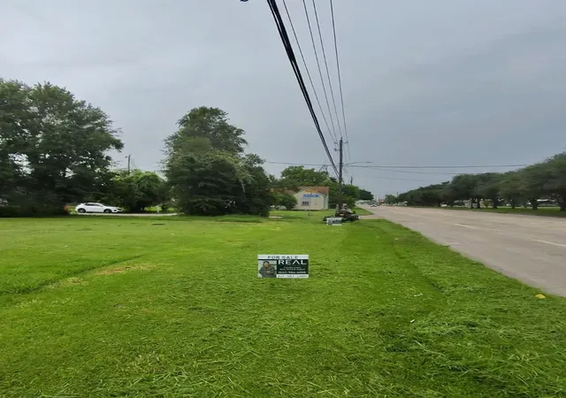 Photo 3 of Land for sale at 9 Northridge Dr, Baytown, TX 77521 | MLS# 90153406 | Listing updated on 2025-08-02