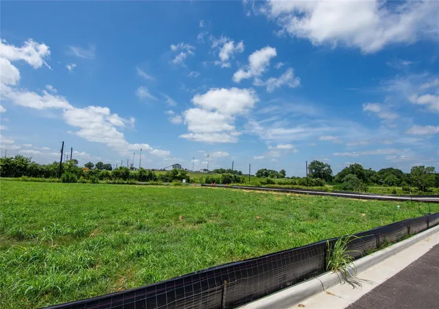 2nd image of 513 Trend View Dr, Weimar, TX 78962 | MLS# 27315247