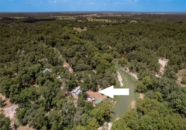 3rd image of 8 Creek Rd, Huntsville, TX 77320 | MLS# 85870104