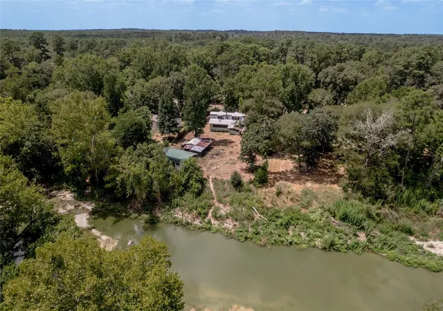 5th image of 8 Creek Rd, Huntsville, TX 77320 | MLS# 85870104
