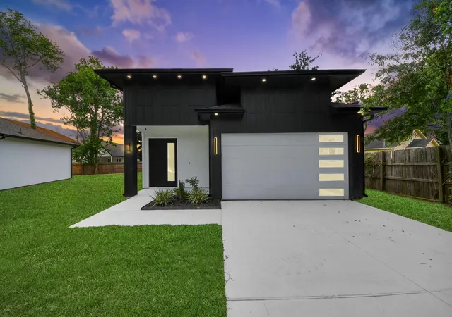Photo 2 of Single family home for sale at 1904 Bell St, Dayton, TX 77535 | MLS# 59509892 | Listing updated on 2026-09-05