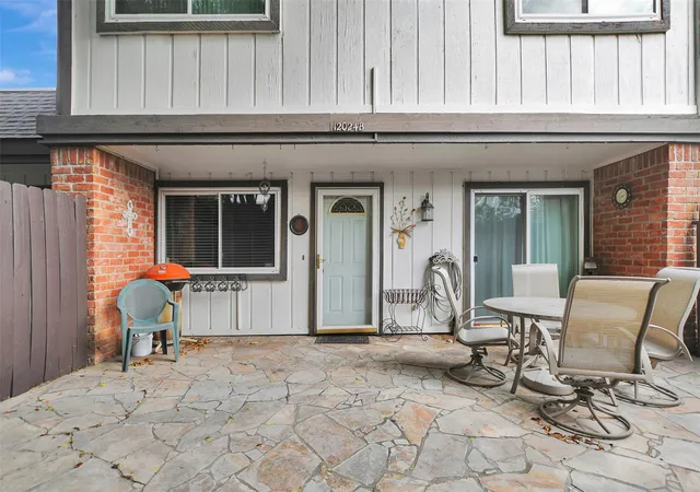 Photo 4 of Townhouse for sale at 12024b Mighty Oak Dr, Houston, TX 77066 | MLS# 85329505 | Listing updated on 2026-04-27