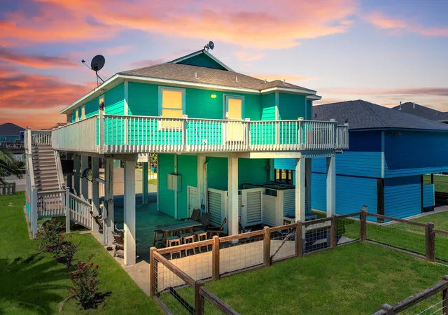 2nd image of 930 Eastview, Crystal Beach, TX 77650 | MLS# 31423397