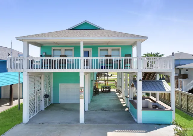 3rd image of 930 Eastview, Crystal Beach, TX 77650 | MLS# 31423397