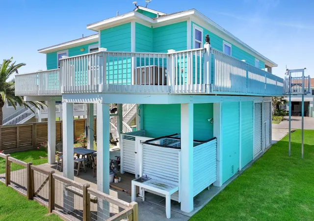 46th image of 930 Eastview, Crystal Beach, TX 77650 | MLS# 31423397