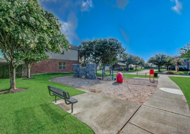 Photo 3 of Single family home for sale at 14034 Chelseahurst Ln, Houston, TX 77047 | MLS# 13078990 | Listing updated on 2026-06-17