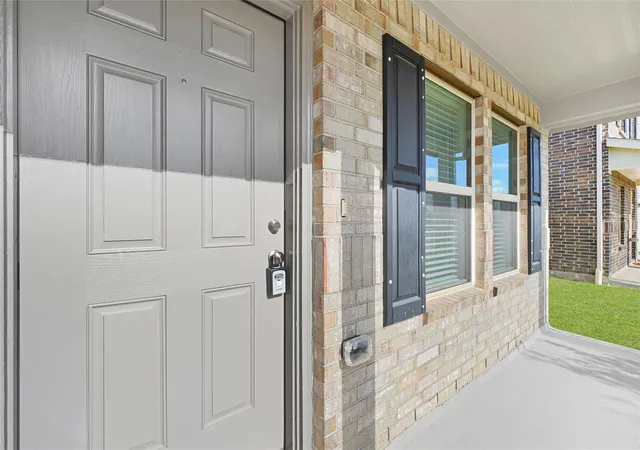 Photo 3 of Sale Pending at 2112 Hyde Acres St, League City, TX 77573 | MLS# 12222223 | Listing updated on 2026-09-12