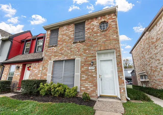 3rd image of 11002 Hammerly Blvd #227, Houston, TX 77043 | MLS# 49112609