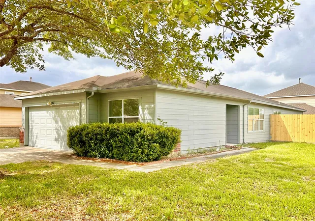 Photo 1 of Single family home for sale at 8202 Radial Ct, Rosharon, TX 77583 | MLS# 10688658 | Listing updated on 2026-08-31