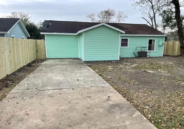 Homes for sale in Houston, TX | 7338 Guadalcanal Rd, Houston, TX 77033 | MLS# 50517277