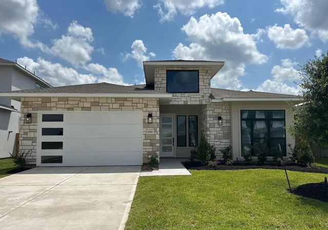 Photo 1 of Single family home for sale at 1816 Drover Ln, Rosenberg, TX 77471 | MLS# 24093081 | Listing updated on 2026-08-28