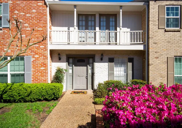 Photo 1 of Sale Pending at 12641 Huntingwick Dr #175, Houston, TX 77024 | MLS# 39400605 | Listing updated on 2026-09-15