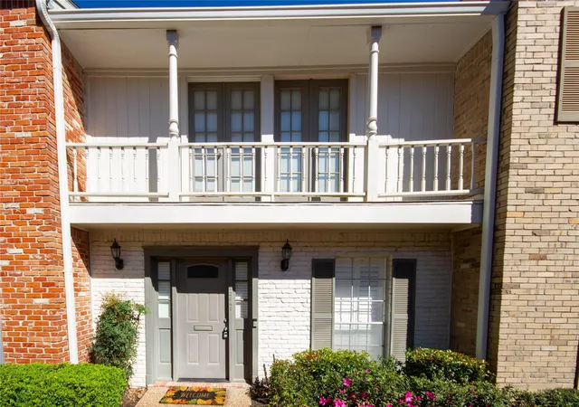 Photo 3 of Sale Pending at 12641 Huntingwick Dr #175, Houston, TX 77024 | MLS# 39400605 | Listing updated on 2026-09-15