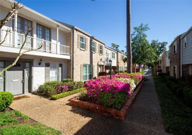 Photo 3 of Sale Pending at 12641 Huntingwick Dr #175, Houston, TX 77024 | MLS# 39400605 | Listing updated on 2026-09-15